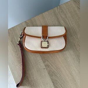 Vintage Dooney & Bourke wristlet